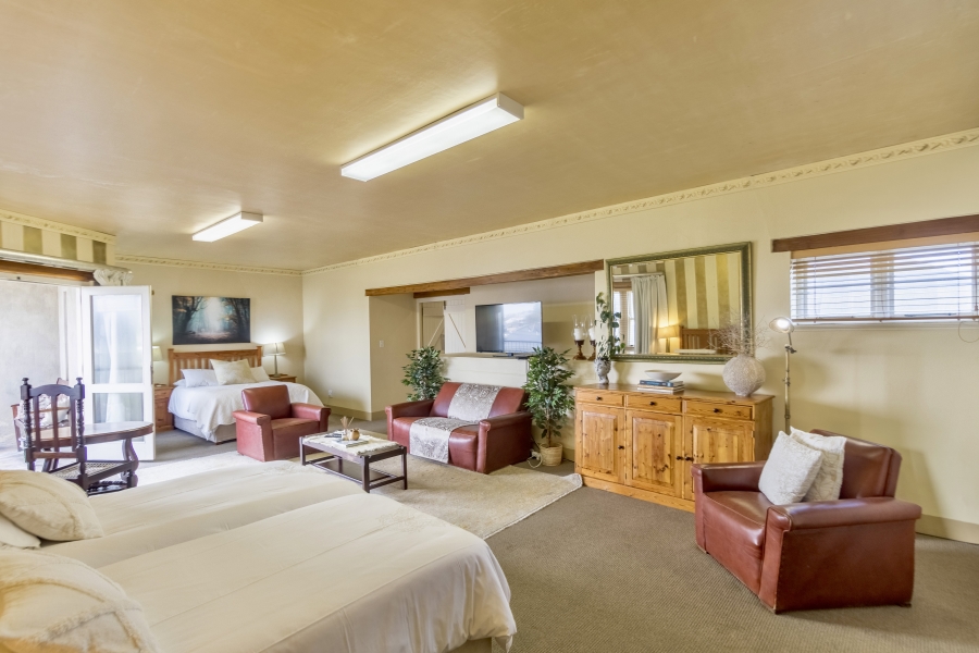 7 Bedroom Property for Sale in Yzerfontein Western Cape
